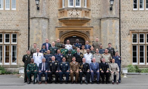 SSLP conference attendees in front of Beckett House. 